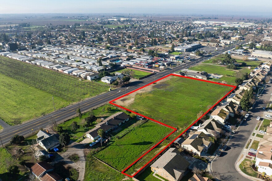 APN: 227-630-620, Escalon, CA à vendre - Photo du bâtiment - Image 3 de 8