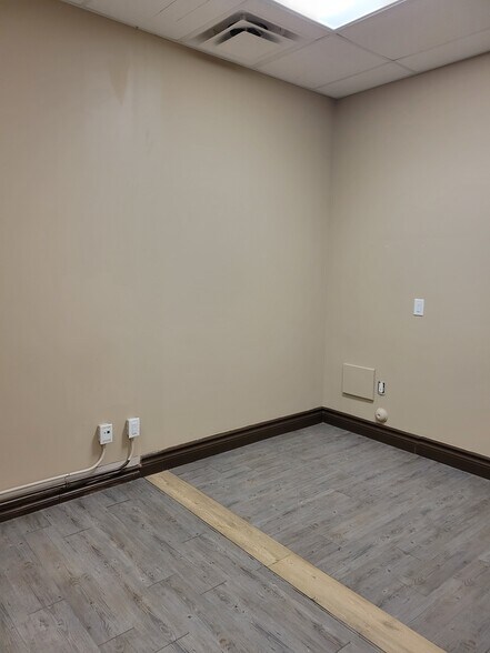 355 Loutit Rd, Fort McMurray, AB à louer - Photo intérieure - Image 3 de 5