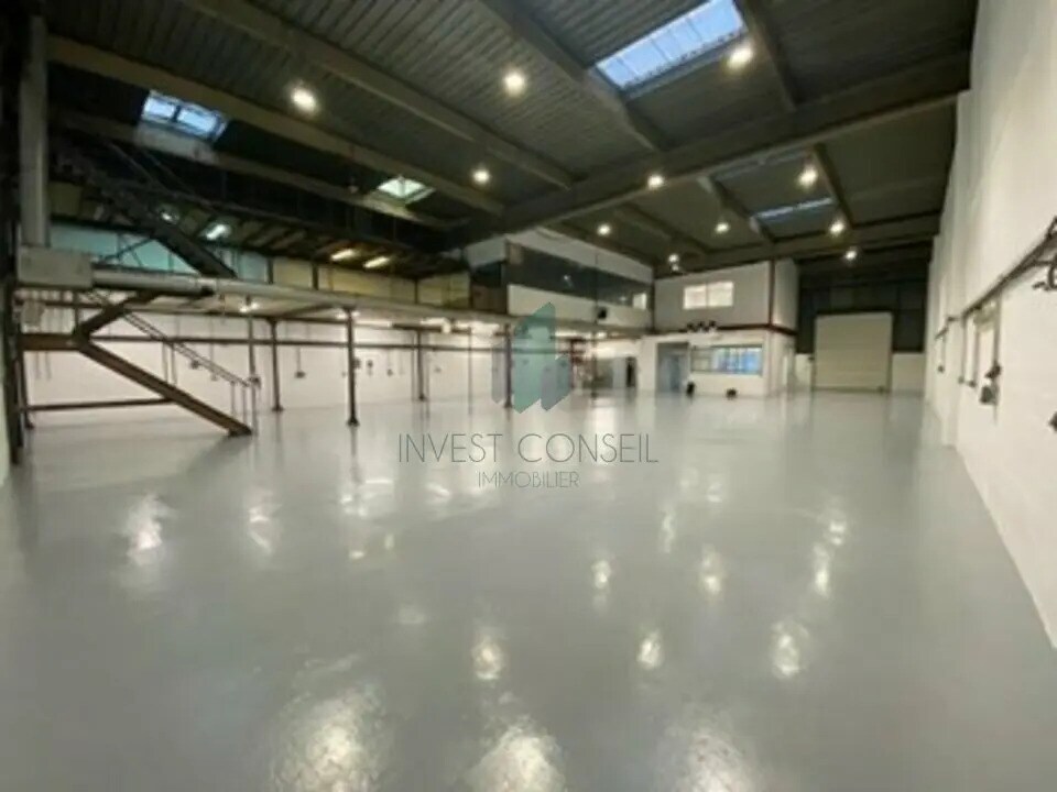 Flex in Aubervilliers for lease Building Photo- Image 1 of 6