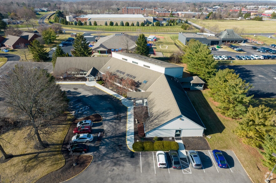 400 Venture Dr, Lewis Center, OH à louer - Aérien - Image 3 de 12