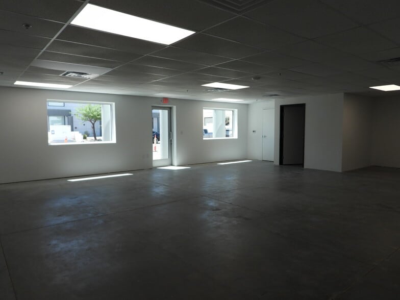 930-938 Empire Mesa Way, Henderson, NV for sale - Building Photo - Image 2 of 5