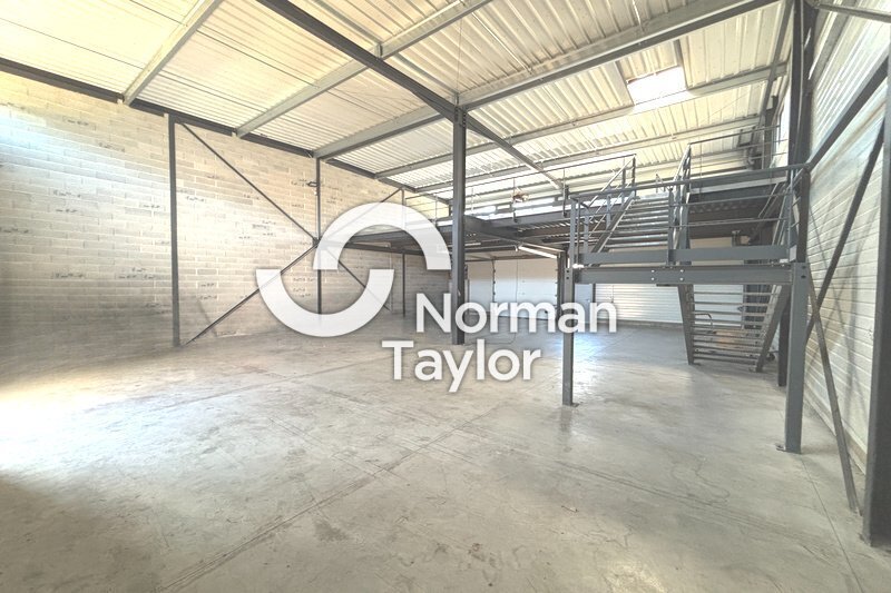 Flex in Montpellier for lease Interior Photo- Image 1 of 5