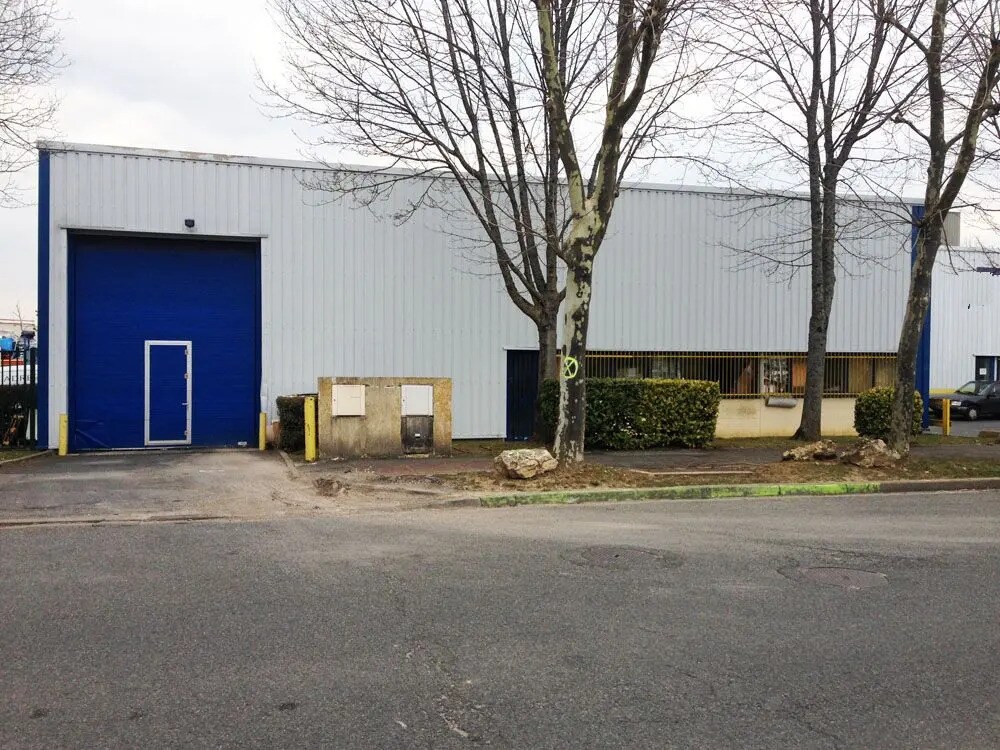 Flex in Collégien for lease Building Photo- Image 1 of 8