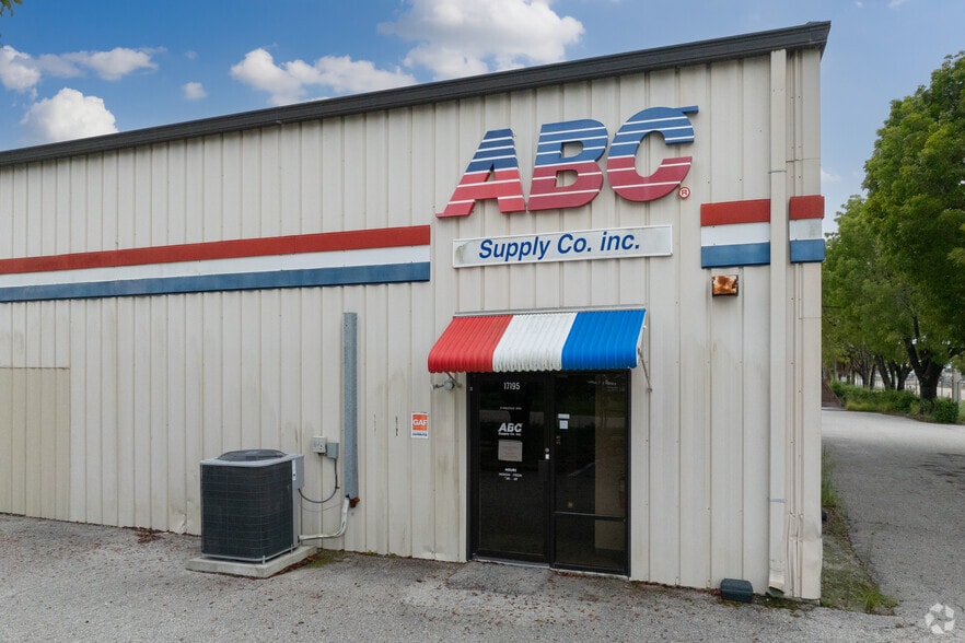 17195 Jean St, Fort Myers, FL for lease - Building Photo - Image 2 of 5