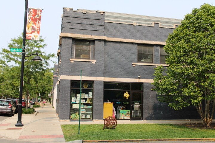 200 Harrison St, Oak Park, IL à vendre - Photo du bâtiment - Image 2 de 6