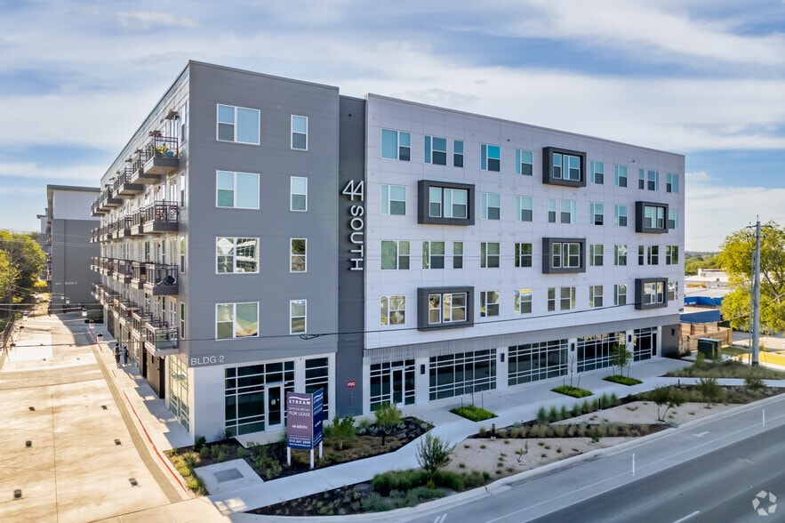 4411 S Congress Ave, Austin, TX à louer - Photo du bâtiment - Image 1 de 16