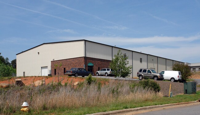 Plus de détails pour 645 11th Ave Blvd SE, Hickory, NC - Industriel à louer