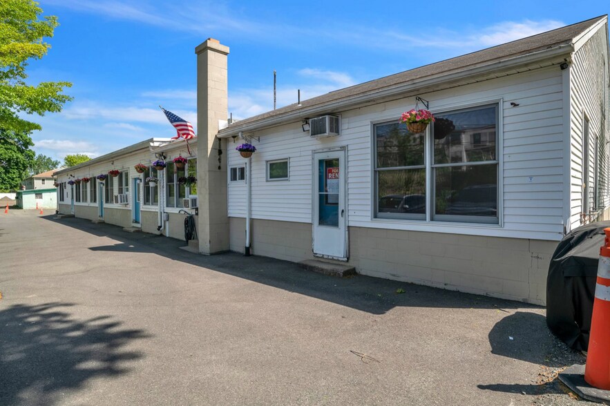 123 Hawley St, Northampton, MA for lease - Building Photo - Image 2 of 13