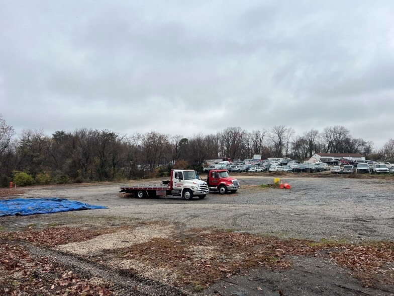 2917 Ritchie Rd, District Heights, MD for lease - Building Photo - Image 3 of 8