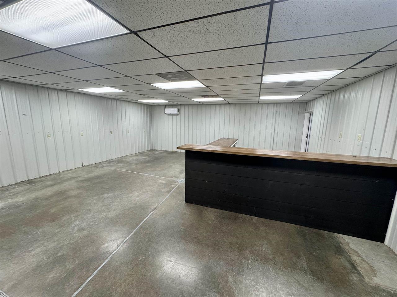 109 Adams St SE, Cascade, IA for lease Interior Photo- Image 1 of 9