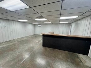 109 Adams St SE, Cascade, IA for lease Interior Photo- Image 1 of 9