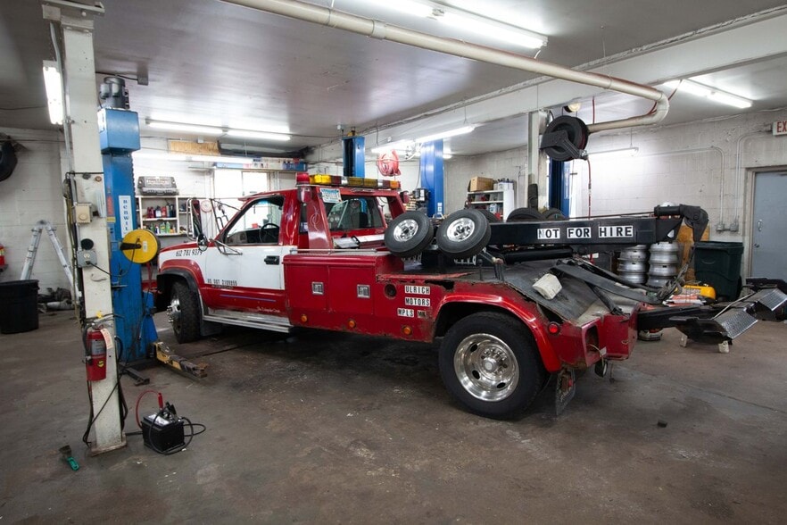 2626 Central Ave NE, Minneapolis, MN à vendre - Photo du bâtiment - Image 3 de 11