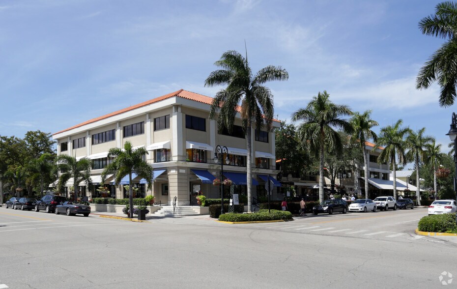 1300 3rd St S, Naples, FL à louer - Photo du bâtiment - Image 2 de 3