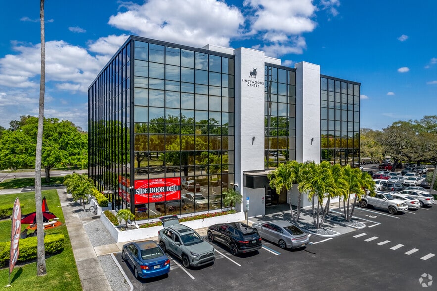 5999 Central Ave, Saint Petersburg, FL à louer - Photo du bâtiment - Image 2 de 15