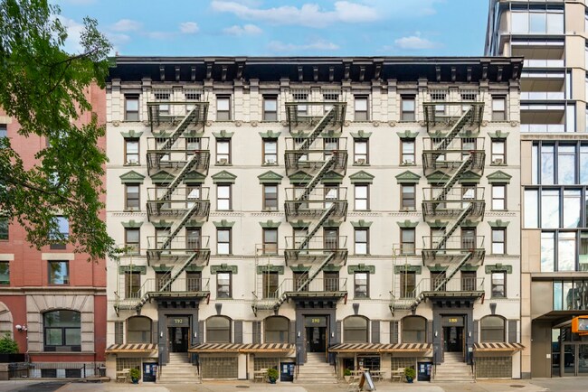 More details for 188-192 Avenue of the Americas, New York, NY - Retail for Lease