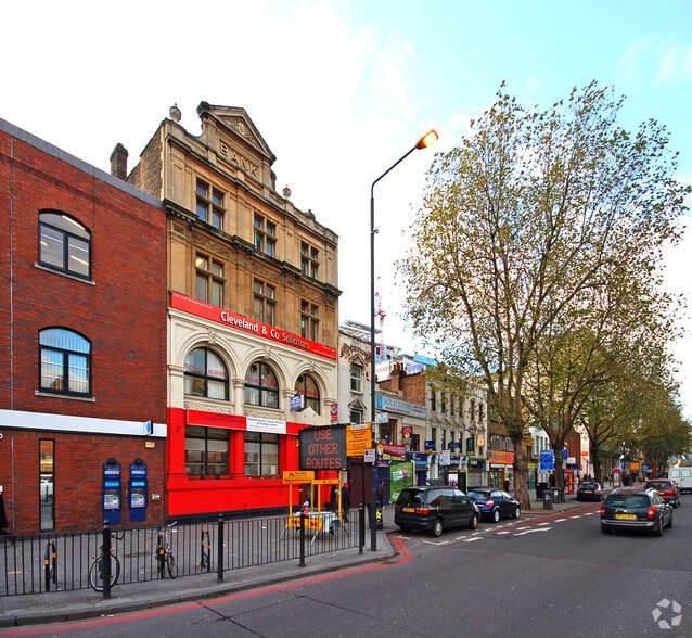 234-236 Whitechapel Rd, London for lease - Building Photo - Image 2 of 4