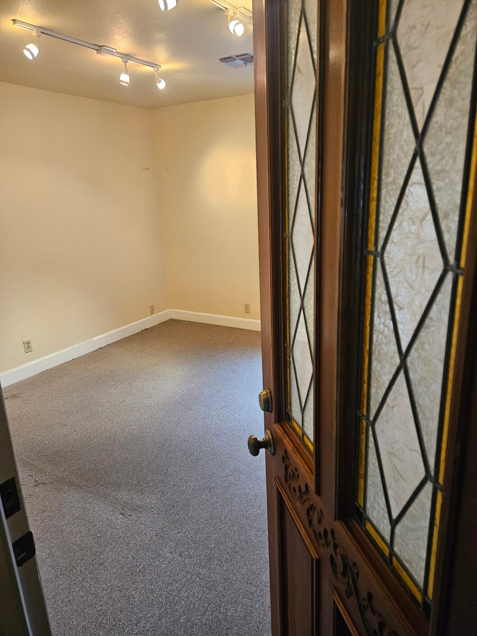 633 Cherry St, Santa Rosa, CA for lease Interior Photo- Image 1 of 4