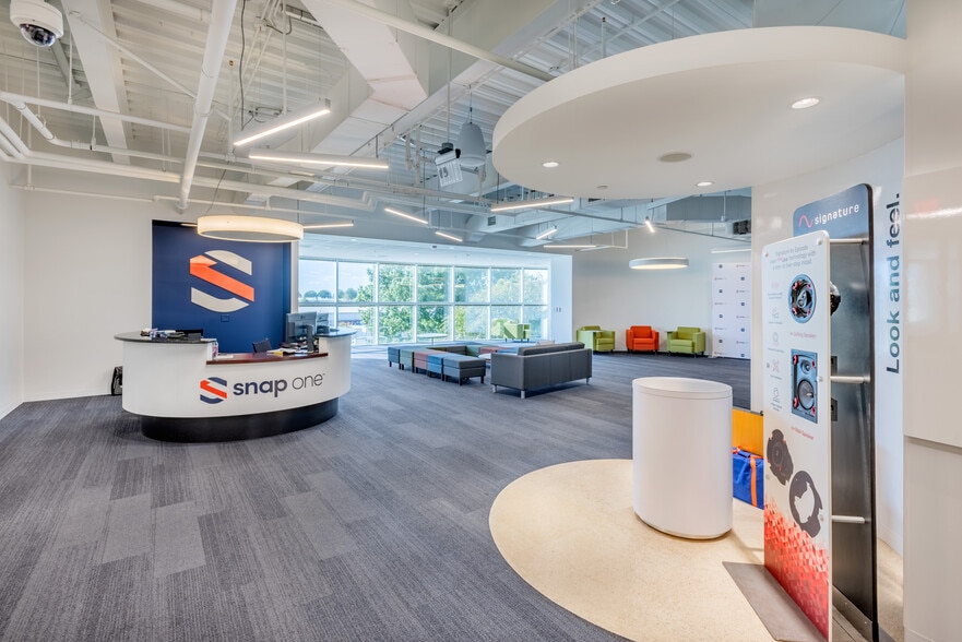 1800 Continental Blvd, Charlotte, NC for lease - Interior Photo - Image 3 of 5