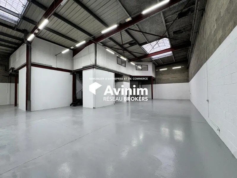 Industrial in Épinay-sur-Seine for lease Building Photo- Image 1 of 3