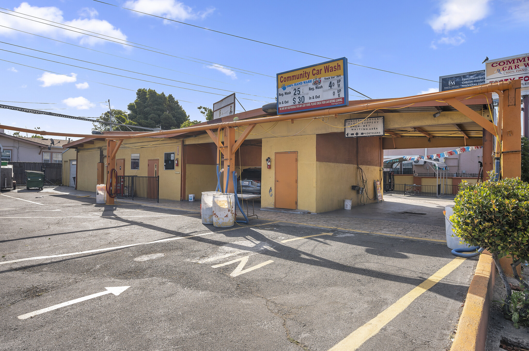 8700 International Blvd, Oakland, CA à vendre Photo du bâtiment- Image 1 de 1