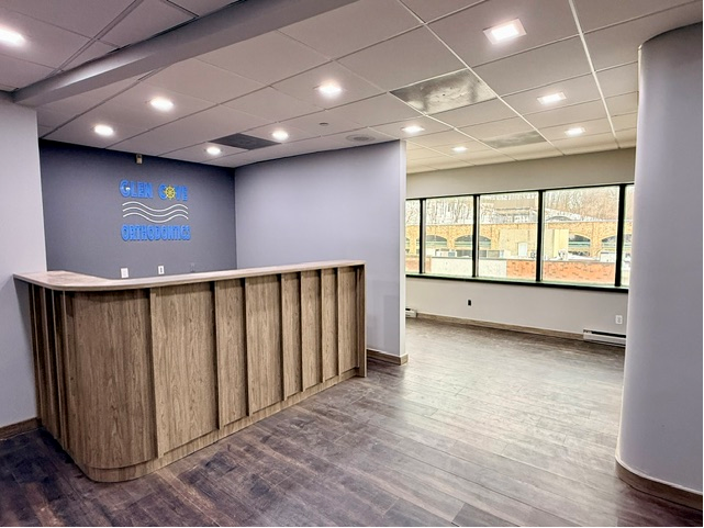 Plus de détails pour 3 School St, Glen Cove, NY - Bureau à vendre