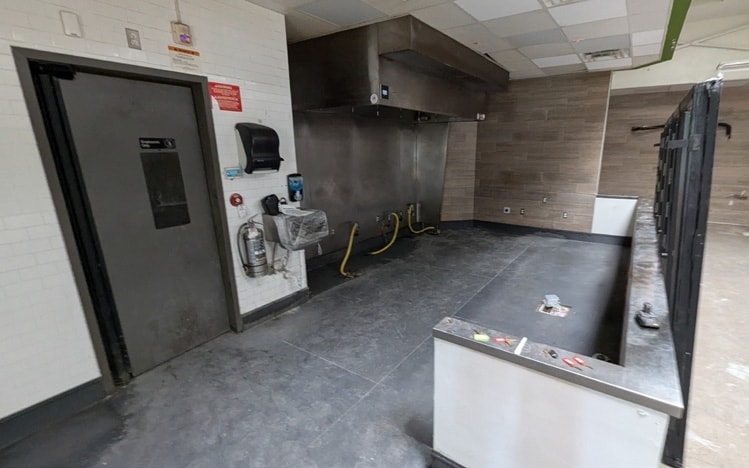 1205 N Houston Ave, Humble, TX for lease Interior Photo- Image 1 of 4