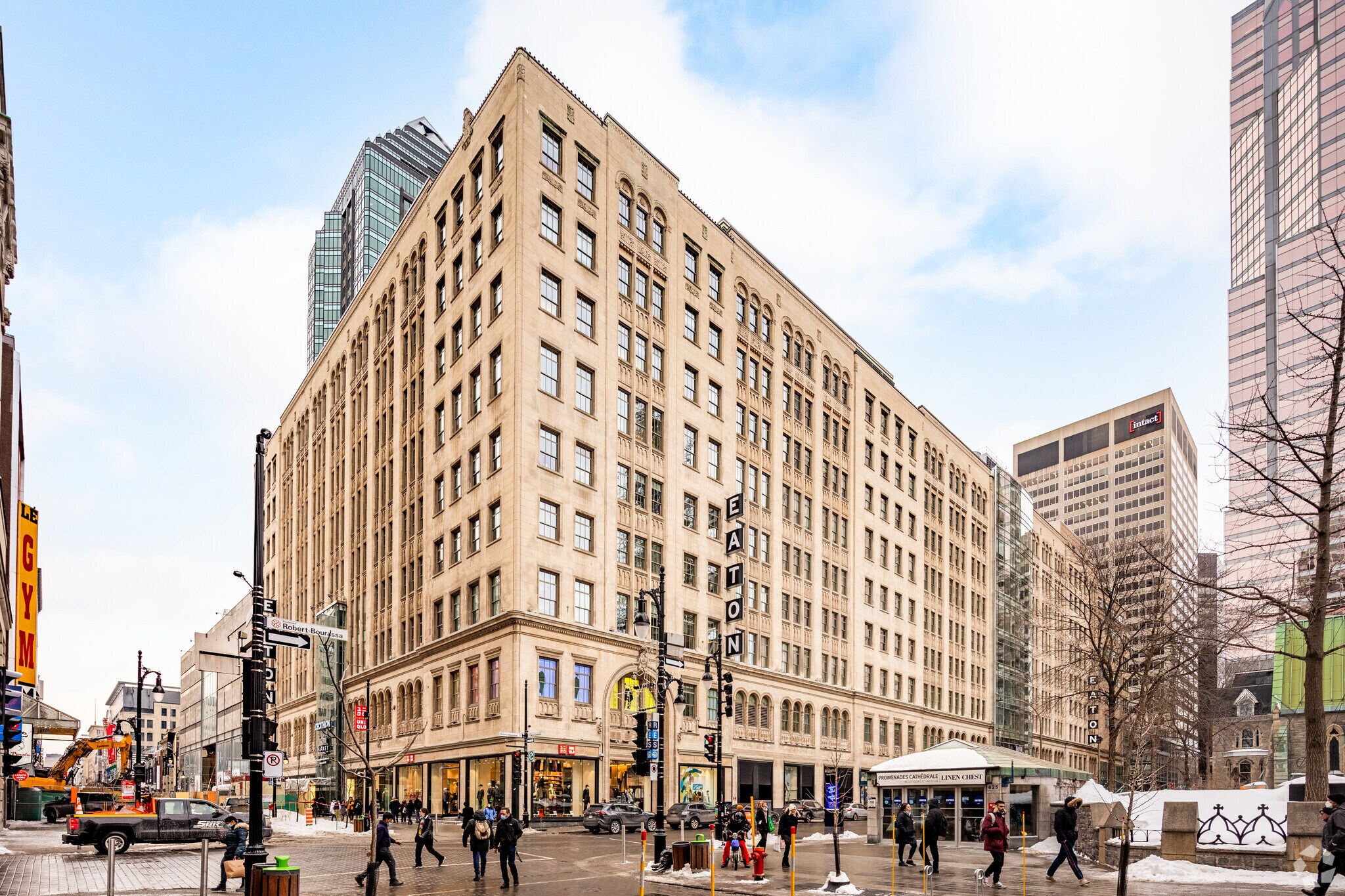 1500 Boul Robert-Bourassa, Montréal, QC à vendre Photo du bâtiment- Image 1 de 1