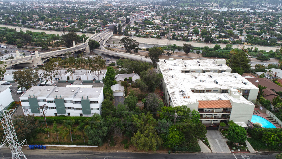 2955 Waverly Dr, Los Angeles, CA à vendre - Photo du bâtiment - Image 1 de 1