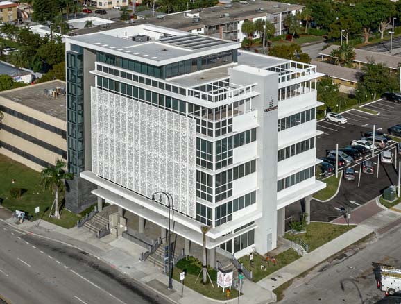 100 N Federal Hwy, Hallandale Beach, FL à louer - Photo du b timent - Image 2 de 11