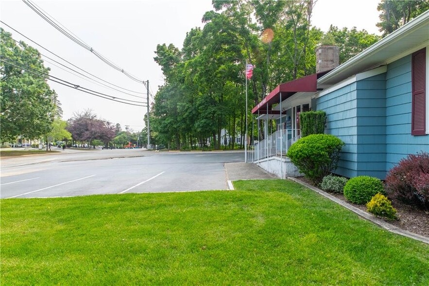 5393 Post Rd, East Greenwich, RI for sale - Building Photo - Image 3 of 11