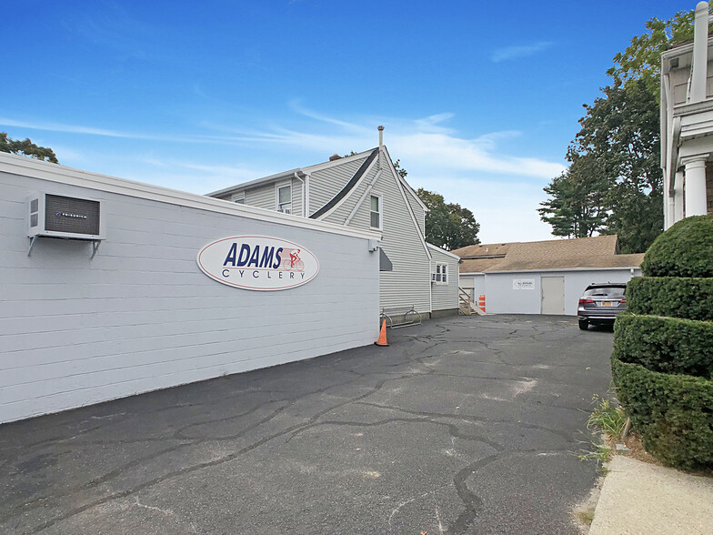270 Larkfield Rd, East Northport, NY for sale - Building Photo - Image 3 of 33