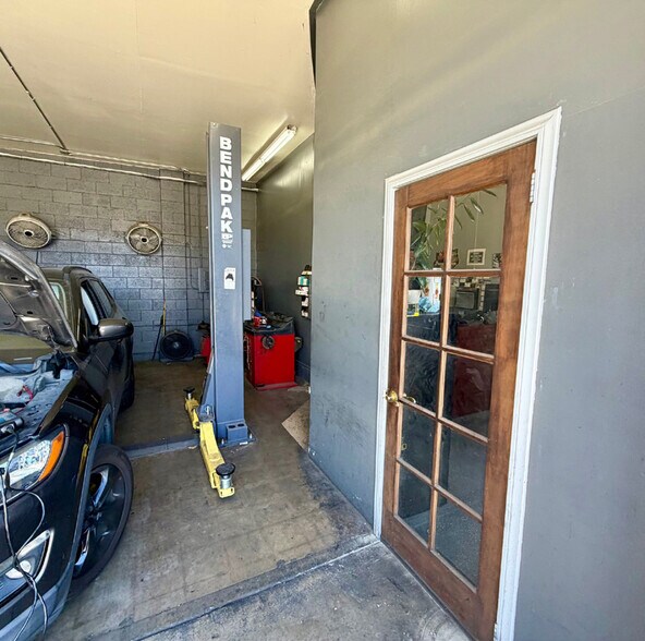 4195-4197 N Sierra Way, San Bernardino, CA à vendre - Photo intérieure - Image 3 de 4