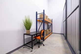 1027 Outpost Dr, Conroe, TX for lease Building Photo- Image 2 of 5