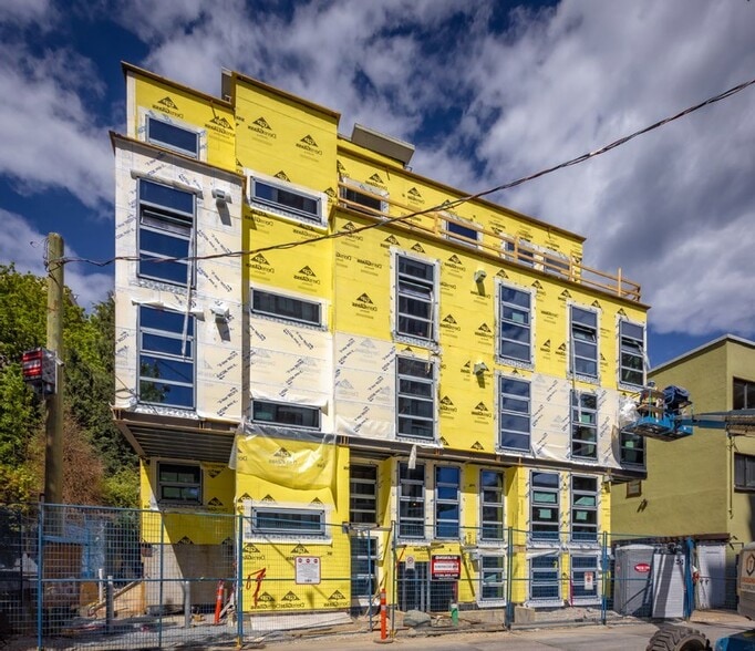 1188 Burnaby St, Vancouver, BC à vendre - Photo de construction - Image 3 de 6