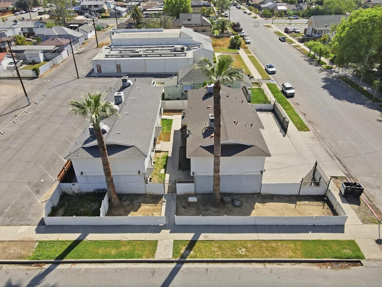 1401 Baker St, Bakersfield, CA for sale - Aerial - Image 3 of 9