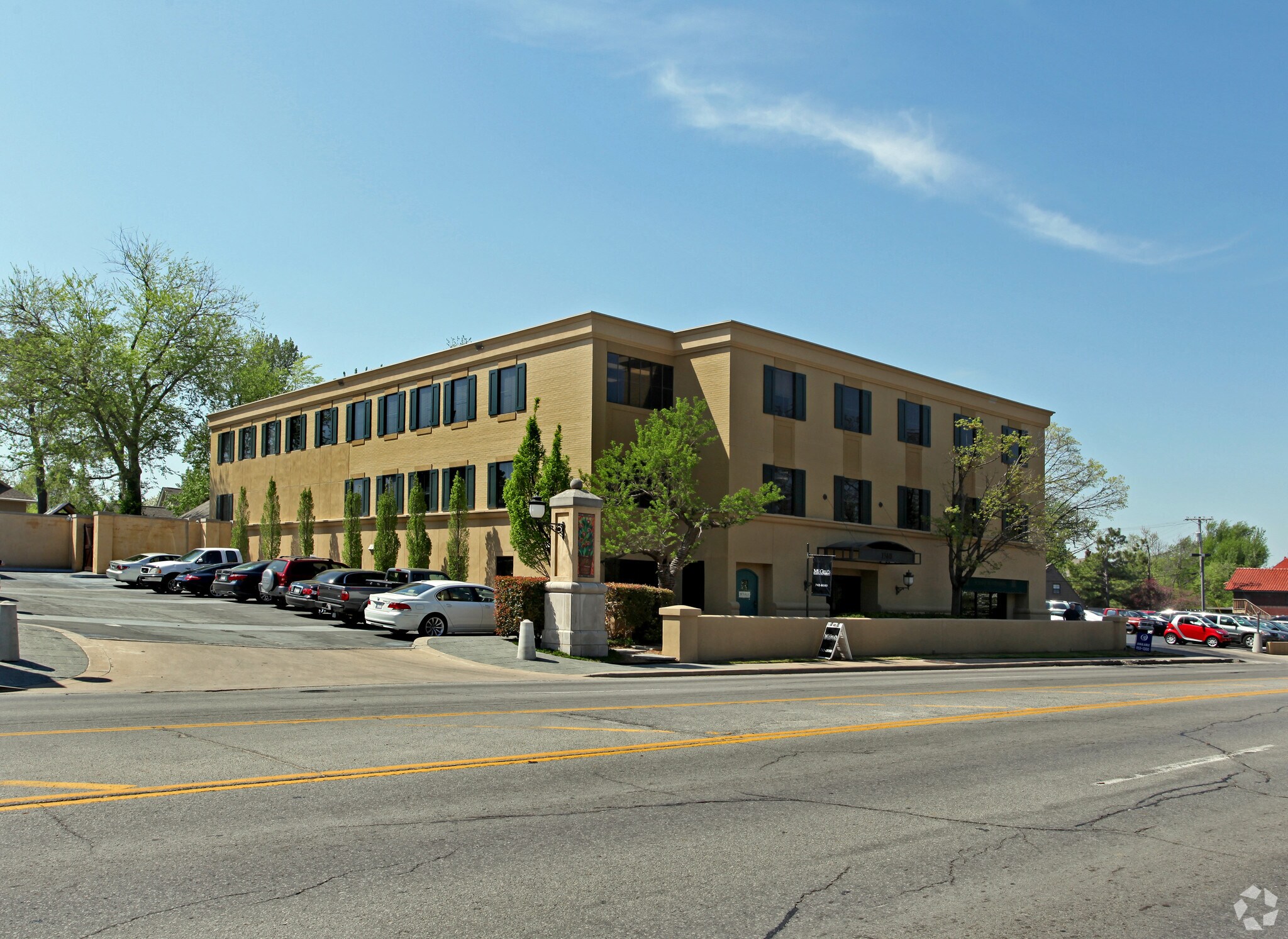 1560 E 21st St, Tulsa, OK à louer Photo principale- Image 1 de 3