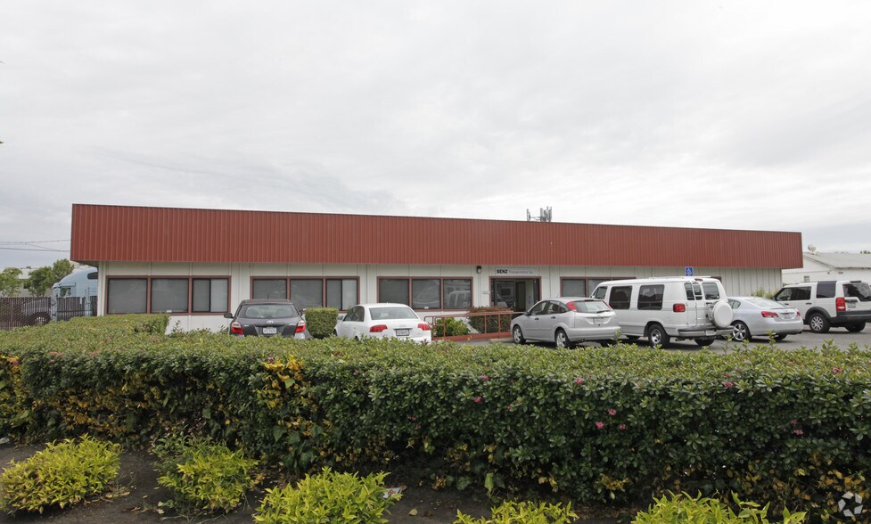 24800 Industrial Blvd, Hayward, CA à louer - Photo du bâtiment - Image 2 de 7
