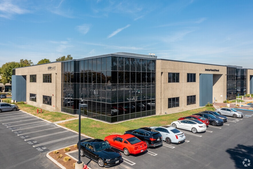 15991 Red Hill Ave, Tustin, CA for lease - Building Photo - Image 2 of 4