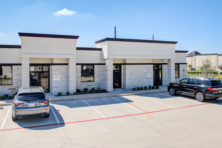 Bureau dans Sugar Land, TX à vendre - Photo du bâtiment - Image 3 de 49