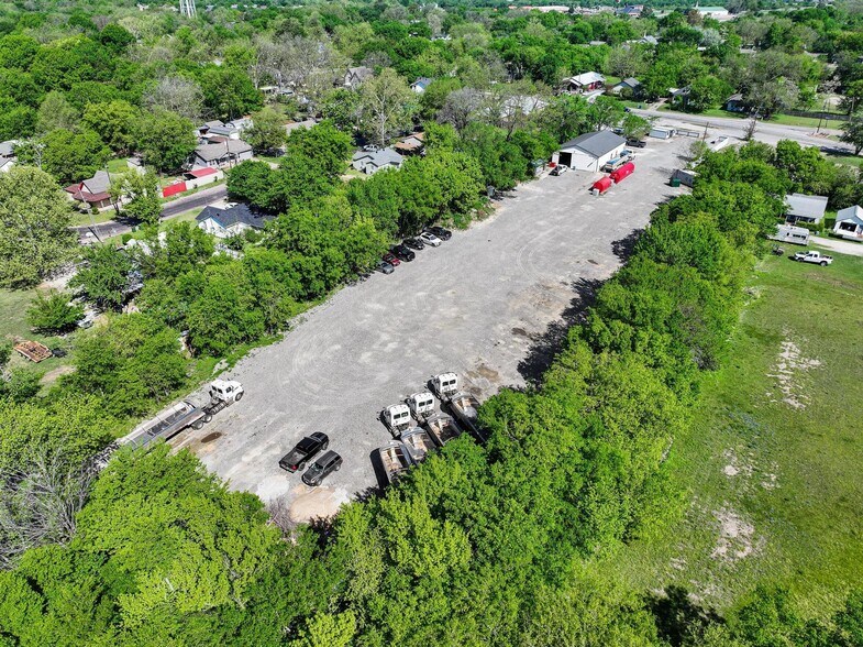 816 E Main St, Whitesboro, TX for lease - Building Photo - Image 2 of 8