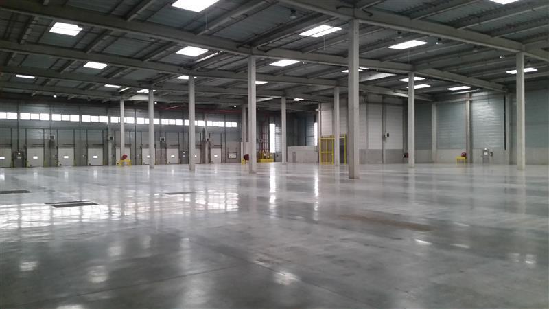 Industrial in Moissy-Cramayel for lease - Building Photo - Image 1 of 12