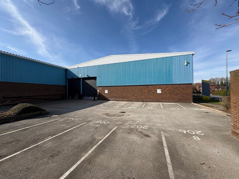Shadowmoss Rd, Manchester for lease - Building Photo - Image 2 of 9