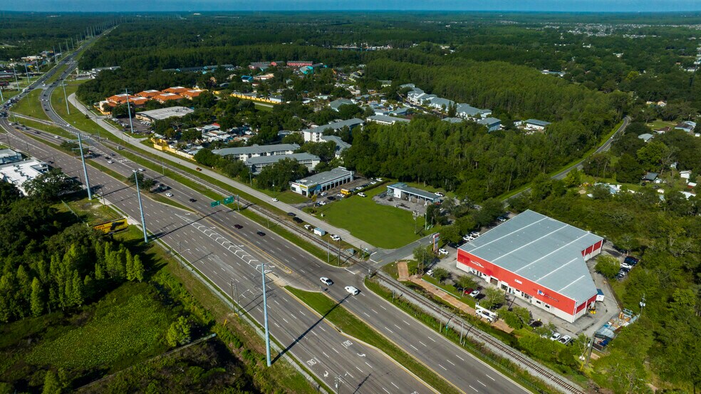2131 Brinson Rd, Lutz, FL à louer - Photo du bâtiment - Image 2 de 3