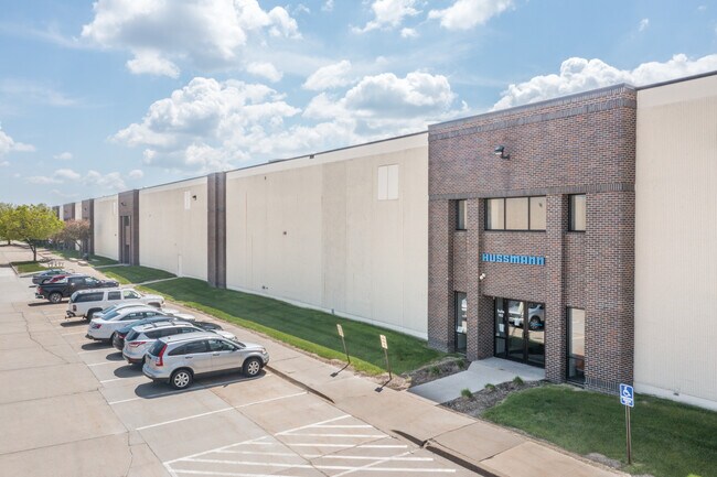 Plus de détails pour 4360 112th St, Urbandale, IA - Industriel à louer