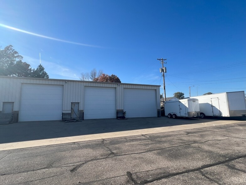 2120 Market St, Beatrice, NE for lease - Building Photo - Image 2 of 7