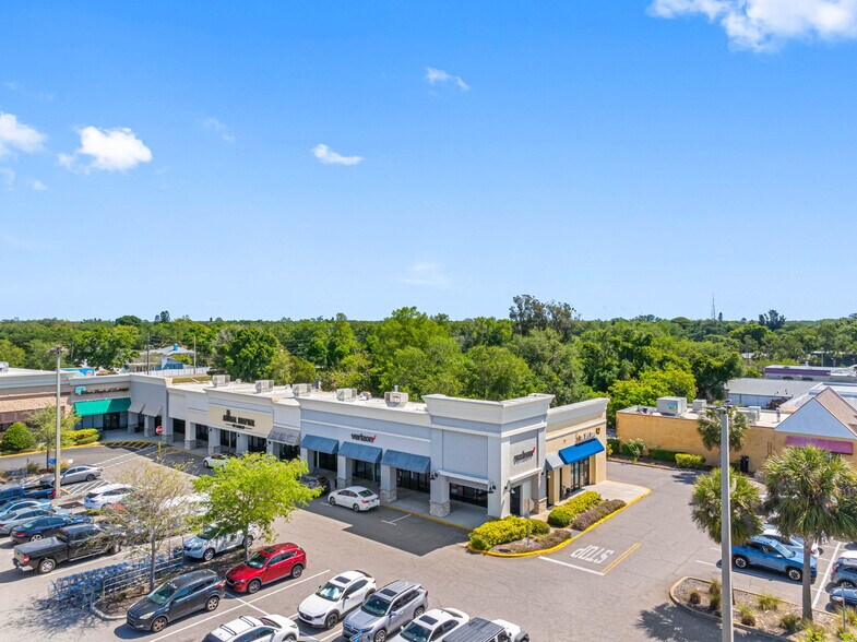13801-13847 Walsingham Rd, Largo, FL à louer - Photo du bâtiment - Image 3 de 5