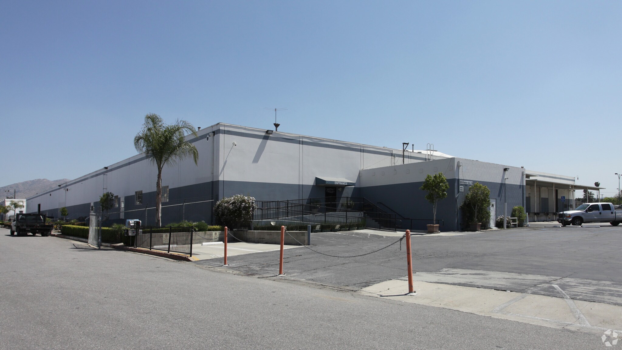 3016 Kansas Ave, Riverside, CA for lease Primary Photo- Image 1 of 10