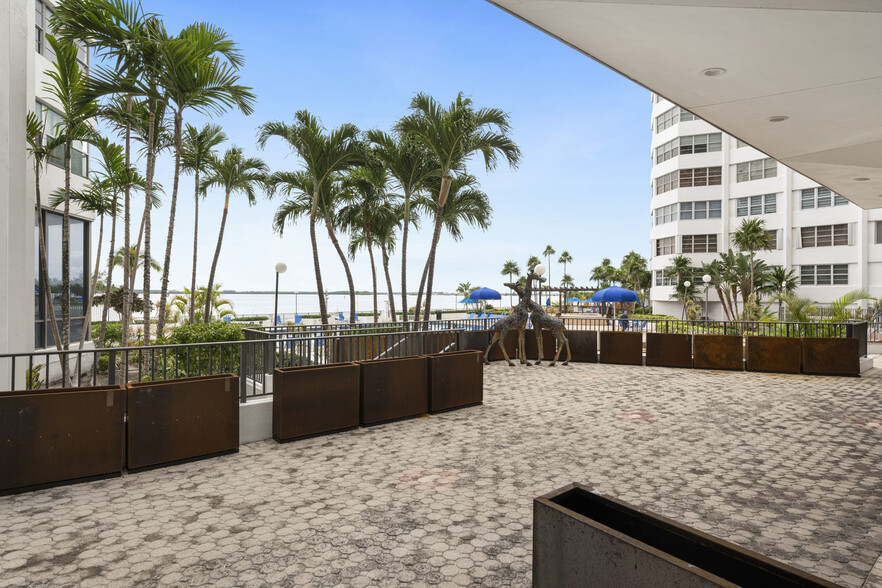 801 Brickell Bay Dr, Miami, FL for sale - Primary Photo - Image 1 of 1