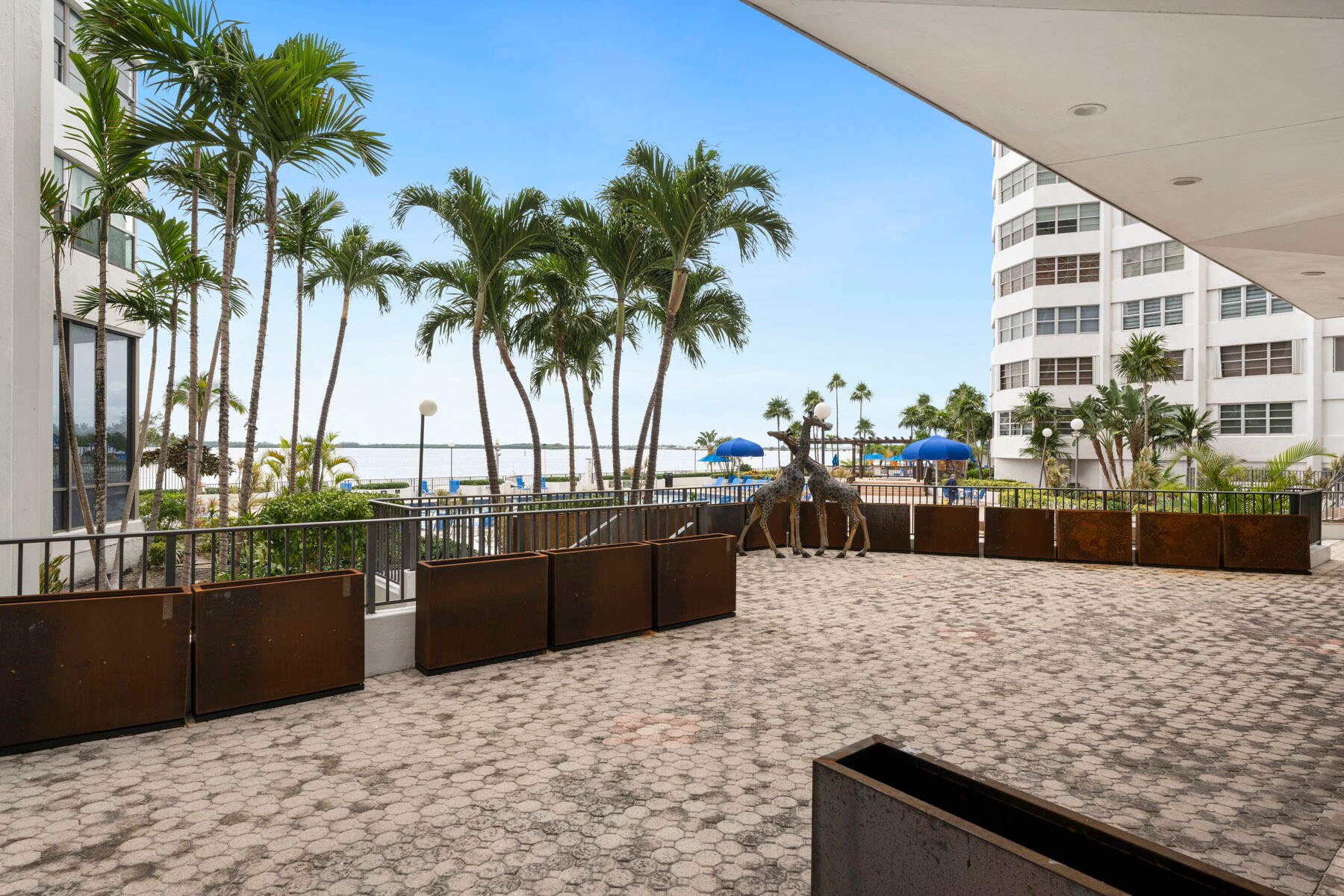 801 Brickell Bay Dr, Miami, FL for sale Primary Photo- Image 1 of 1