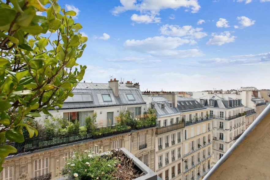 10 Rue Chaptal, Paris for lease - Building Photo - Image 3 of 18